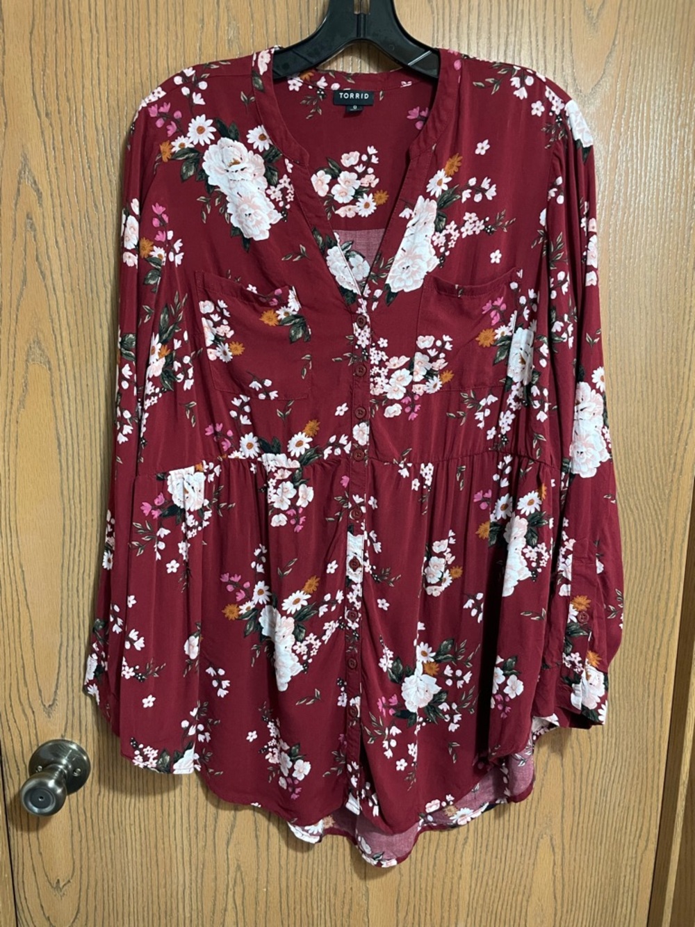 Torrid Burgundy Red Floral Button-Front Tunic with Pockets